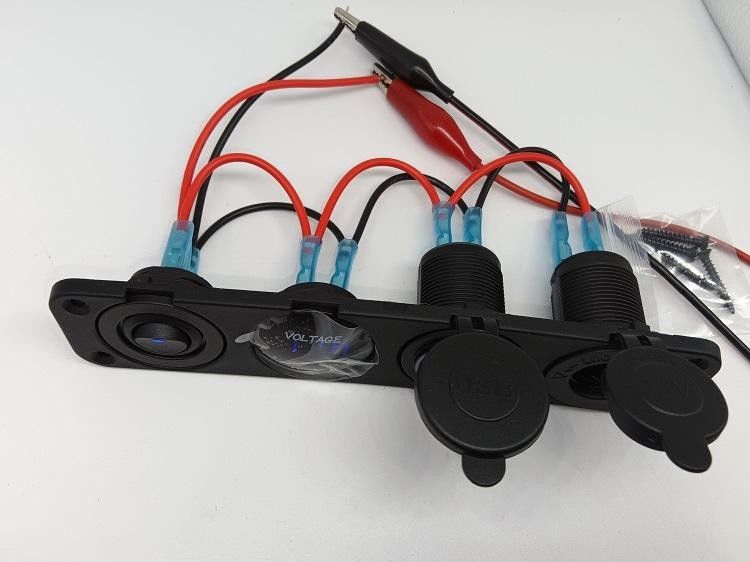 4 in 1 Autovoltmeter Dual USB 12V Auto Sigarettenverlichtingsspanningsmeter Met Schakelaar